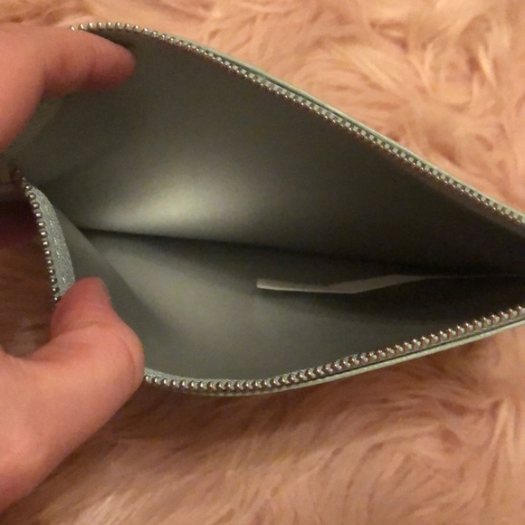 🛍Zara Basic Collection Wristlet - Picture 4 of 6